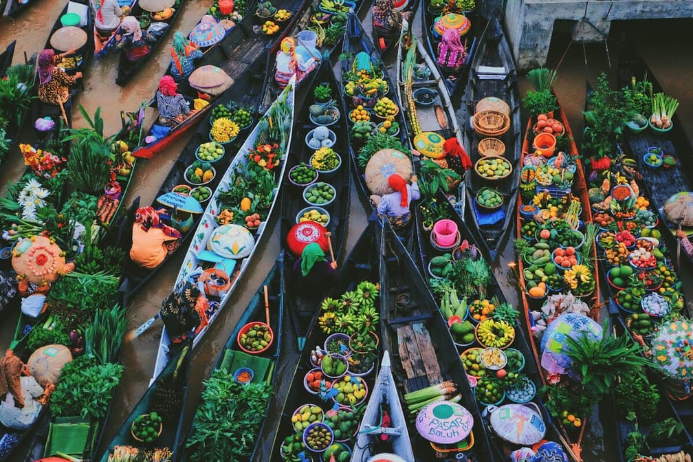 Floating market