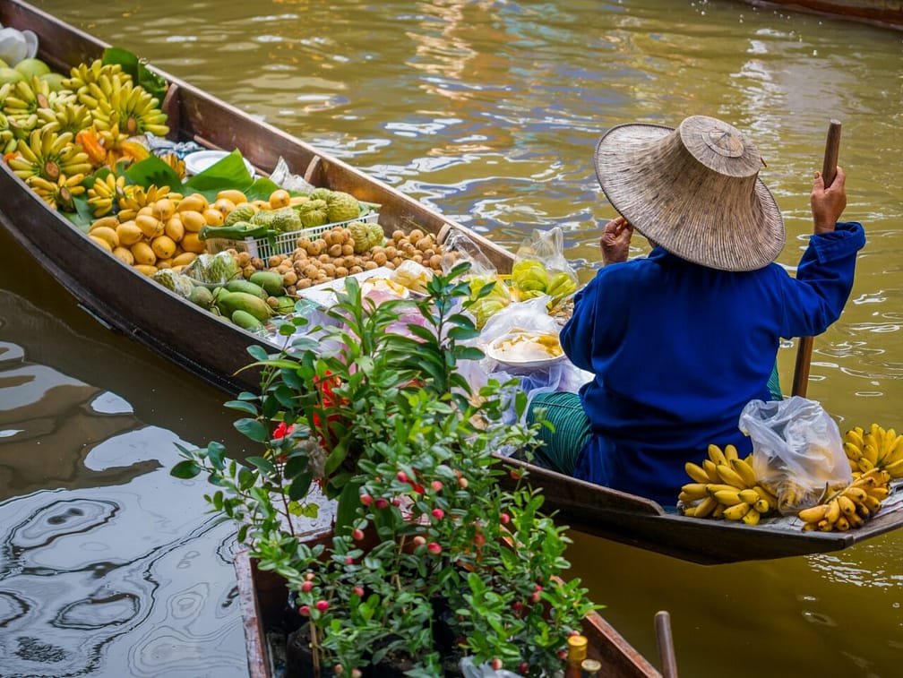 Damnoen Saduak floating market in Ratchaburi near Bangkok