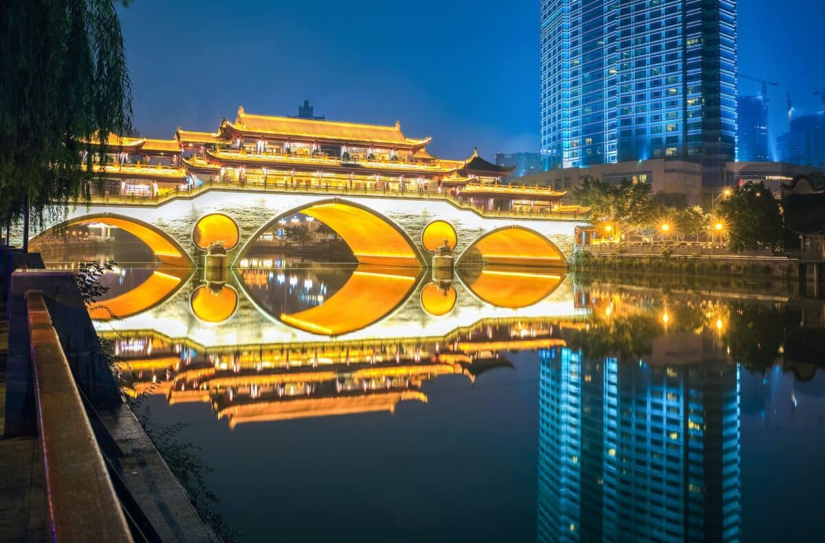 chengdu ancient bridge at night