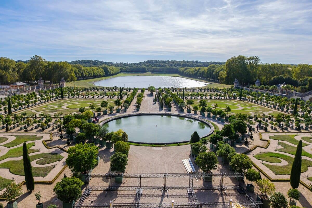 Moring shot of the Versailles' garden in Paris