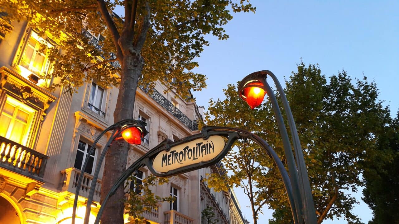 Best way to travel around Paris using the Paris Metro